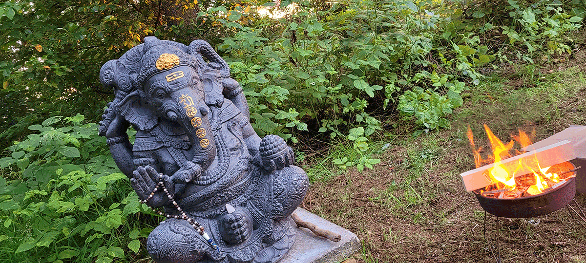 Schattenlichtraum Naturheilräume Naturheilraum Meditatives Bogenschiessen Meditatives Bogenschießen Energiearbeit Energetisches Bogenschießen Energetisches Bogenschiessen Rituale Murti Ganesha Buddha Kraftbaum Kraftplatz Elfen und Feen Aufsteigende Energie Absteigende Energie Longina und Thomas